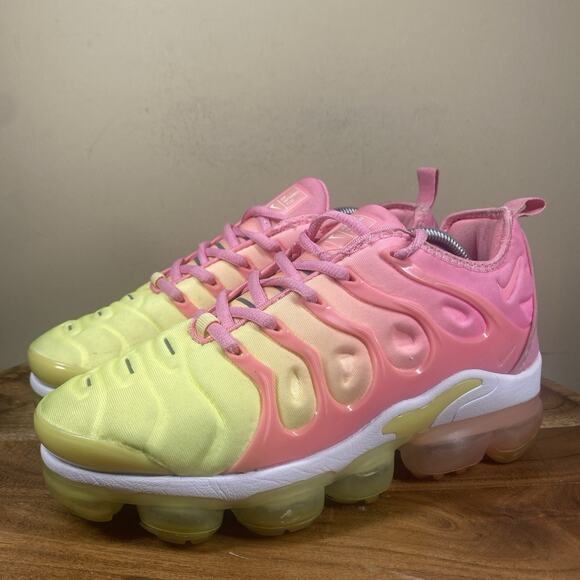 Nike Air VaporMax Plus Pink Volt Gradient Womens Pink Green Size 7 Shoes - Picture 2 of 9